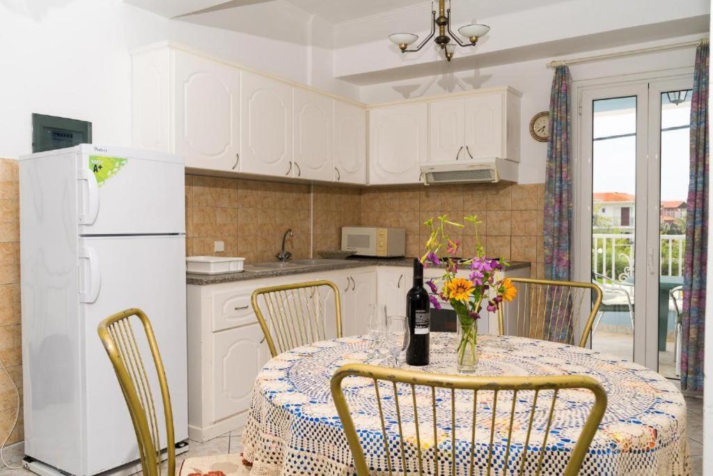 Anna'S Studios & Apartments ไซคิย์นธอสทาวน์ ภายนอก รูปภาพ