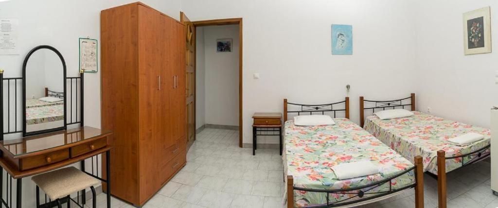 Anna'S Studios & Apartments ไซคิย์นธอสทาวน์ ภายนอก รูปภาพ